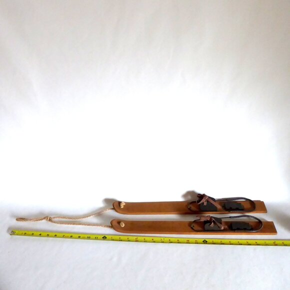 NEW 30” ELF SKI ORNAMENT WINTER HOLIDAY CHRISTMAS ANTIQUE WOOD DECOR PAIR - Picture 5 of 12